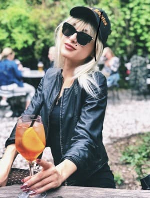 Veronica6's LeafedOut Profile