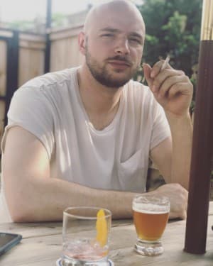 Kas's LeafedOut Profile