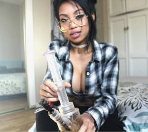 stonergirl420's LeafedOut Profile