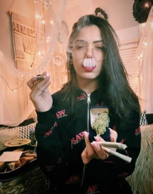 weedqueen420_710's LeafedOut Profile