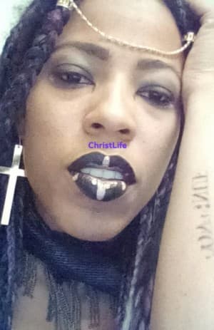 QueenKia's LeafedOut Profile