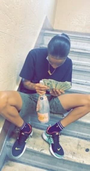 Crownjewelzz_'s LeafedOut Profile